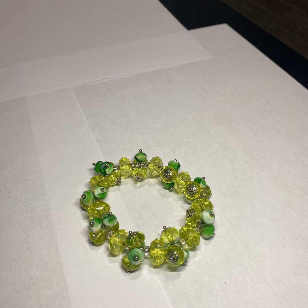 Vintage Molded Peridot Green Glass Bead Memory Wire Wrap Bangle Bracelet